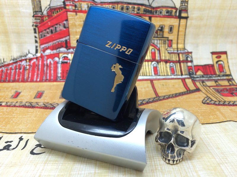 原装正版1998年F全新蓝钛拉丝烫金蚀刻风女LOGO打火机 ZIPPO/芝宝