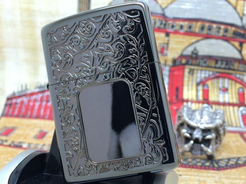 原装正版 2004年J全新黑冰深雕常青藤签名花框防风打火机 ZIPPO