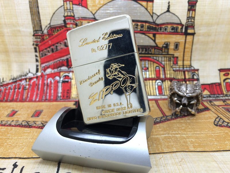 原装正版 2000年C全新限量烫金蚀刻经典风女烟缸礼盒打火机 ZIPPO