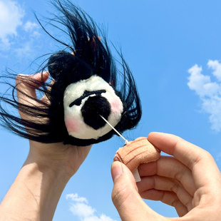 摇尾巴白脸僧面猴挂件潮酷萌可爱创意公仔学生情侣书包包车钥匙扣