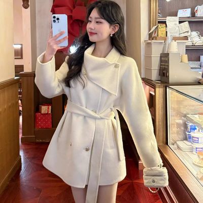 黑色赫本风短款毛呢斗篷大衣女秋冬季加厚2025新款高级感呢子外套