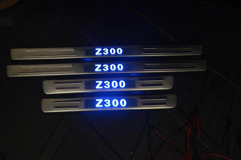 众泰Z300门槛条带灯迎宾踏板led