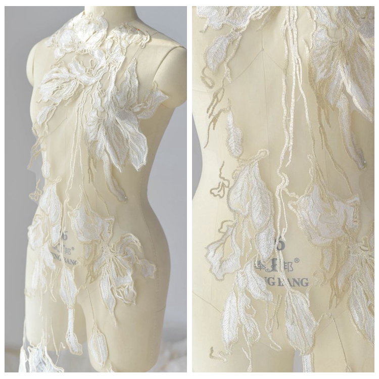 超大豪华金色刺绣蕾丝婚纱礼服