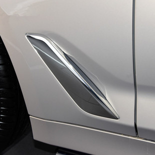适配宝马5系G38M版叶子板525LI饰板528li电镀530I侧出风口装饰条