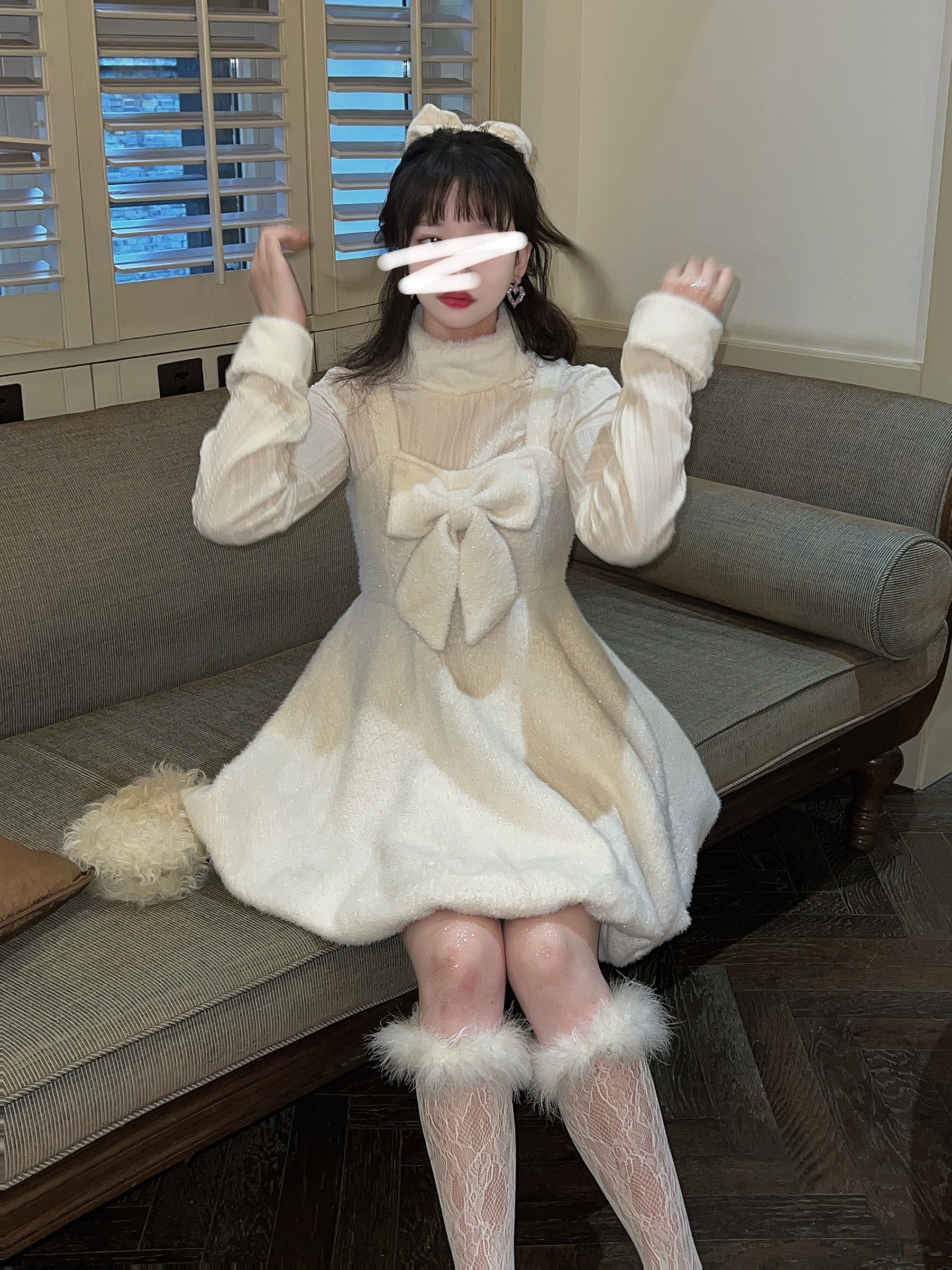 森女系原创 雪中少女想去海边白色毛绒吊带连衣裙冬季内搭背带裙