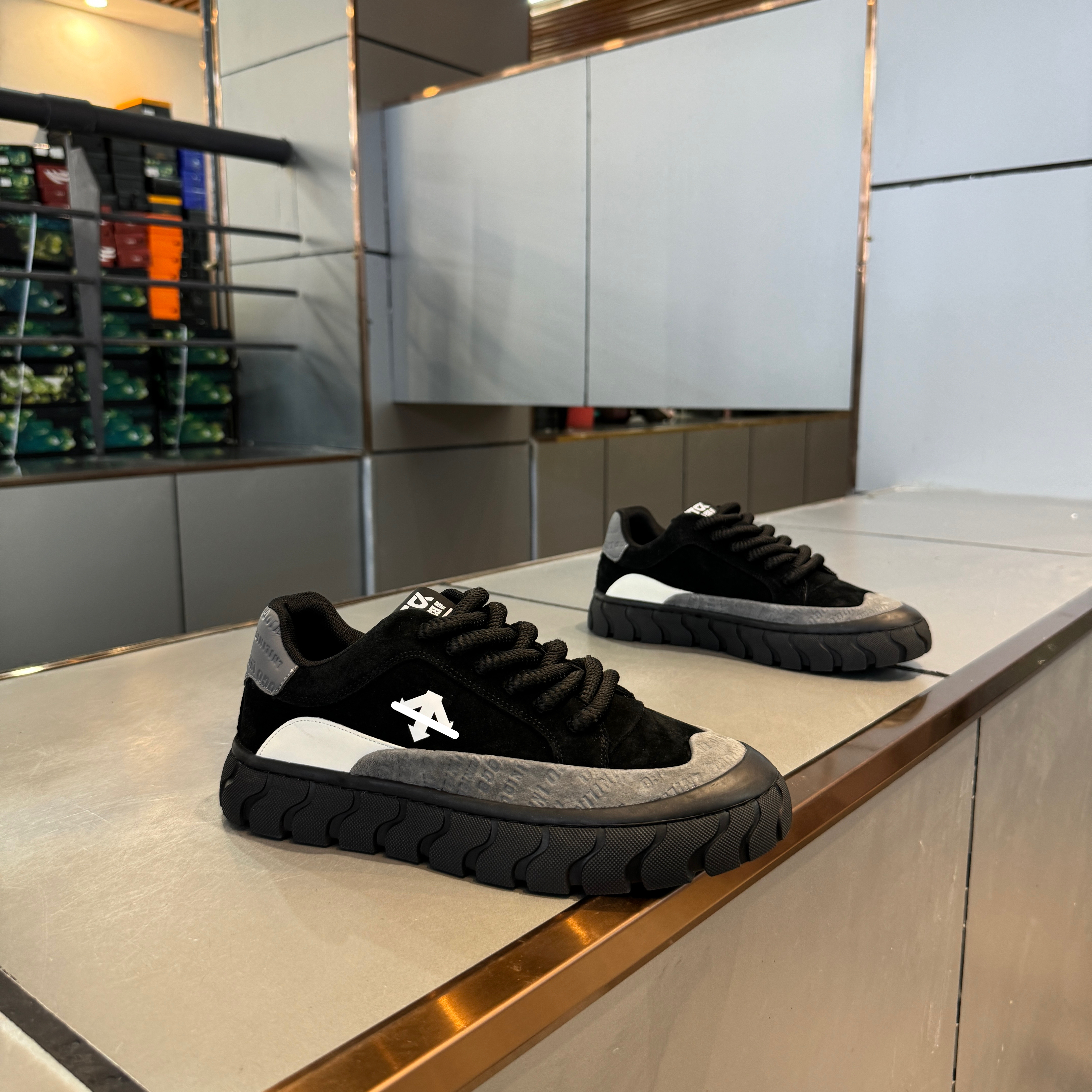 2025年新款秋冬皮面拼接轮胎鞋底男鞋增高鞋运动鞋休闲鞋潮鞋板鞋