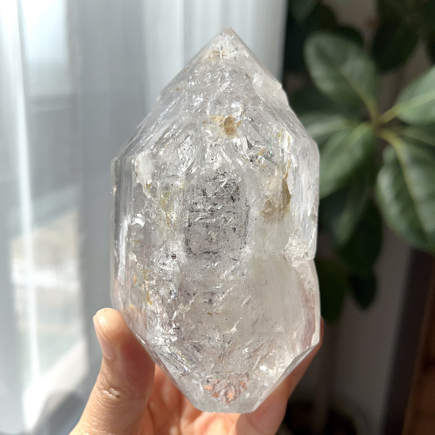天然云贵闪灵水晶摆件