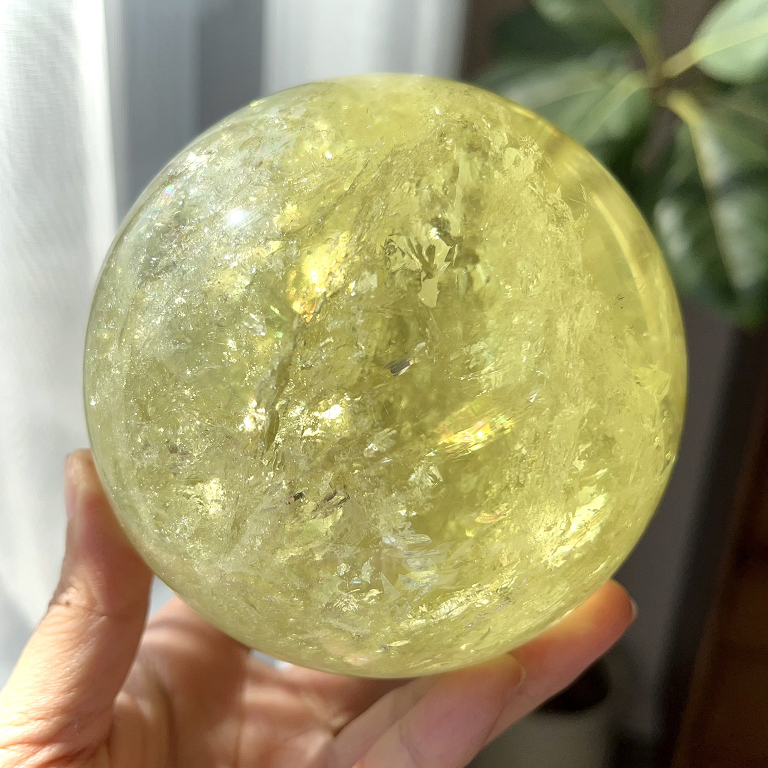 天然精品黄水晶球摆件