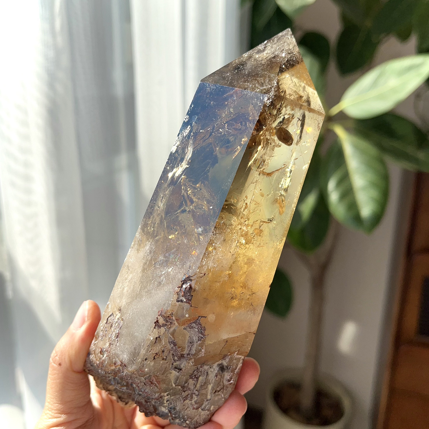 天然巴西茶黄水晶柱彩虹