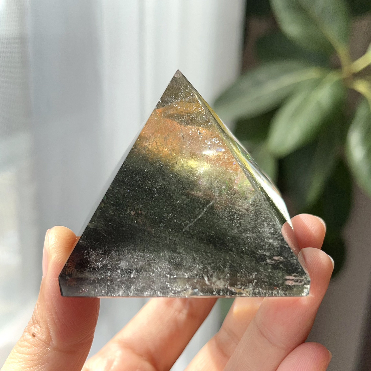 天然巴西绿幽灵金字塔