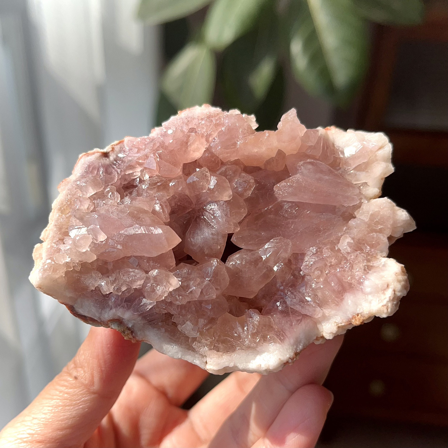 天然阿根廷粉晶洞造型好看