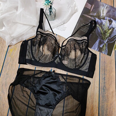 大胸显小性感聚拢文胸