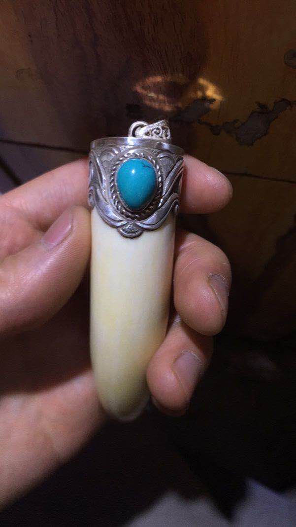 仿象牙吊坠镶嵌包银