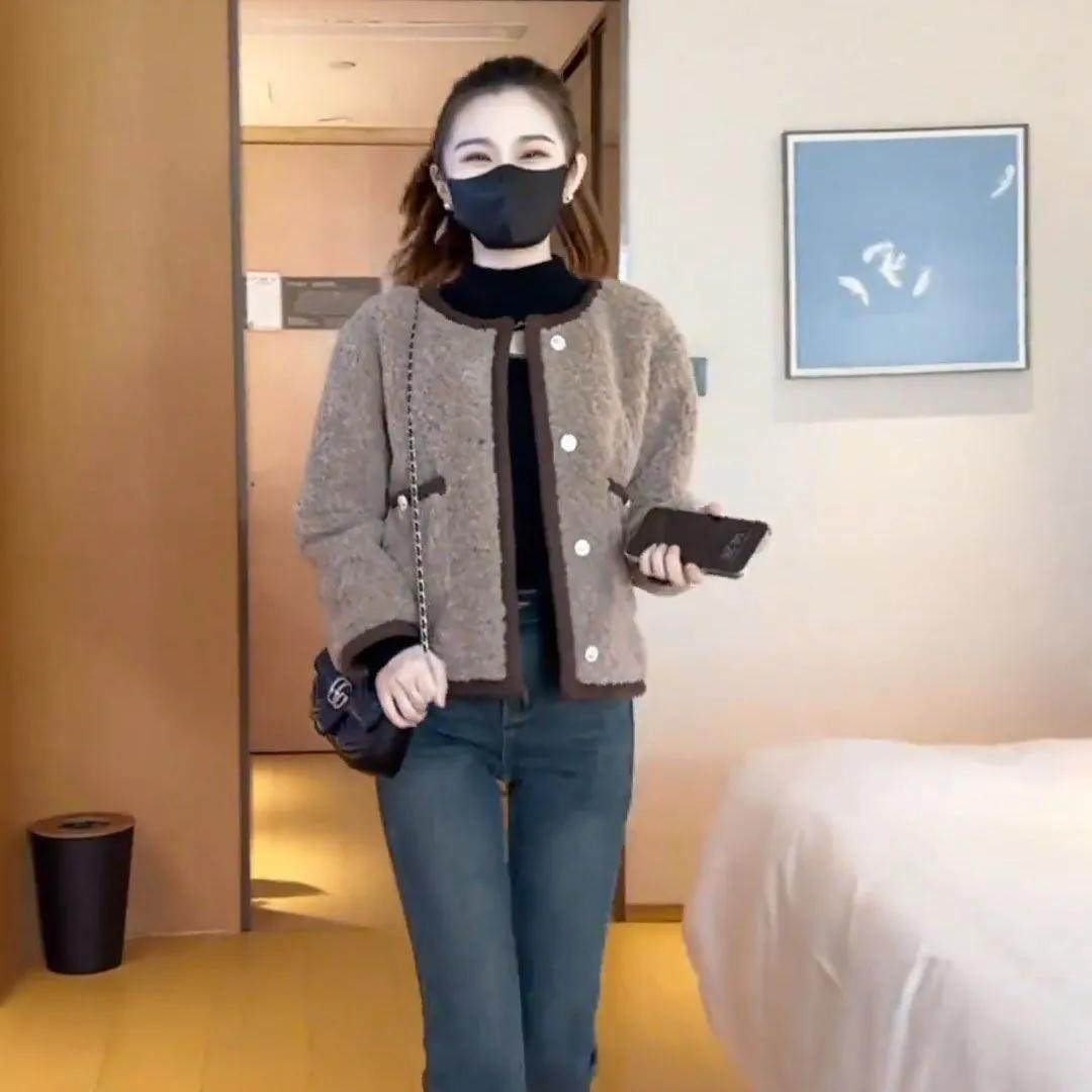 2025新款小香风撞色皮毛一体羊羔绒外套短外套小个子加厚上衣,女装/女士精品,中老年女装,淘宝优惠券,粉丝福利购,淘宝优惠卷