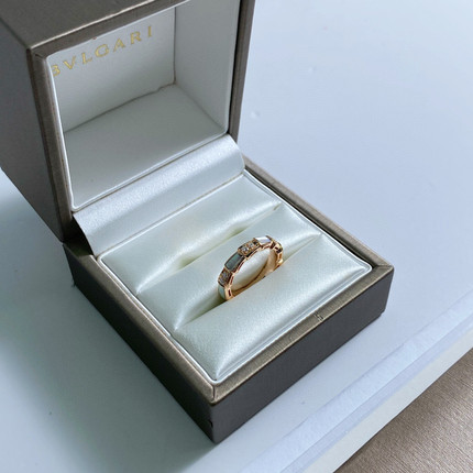 Bvlgari 宝格丽47号玫瑰金窄版镶钻白贝母蛇骨戒指 正品保真