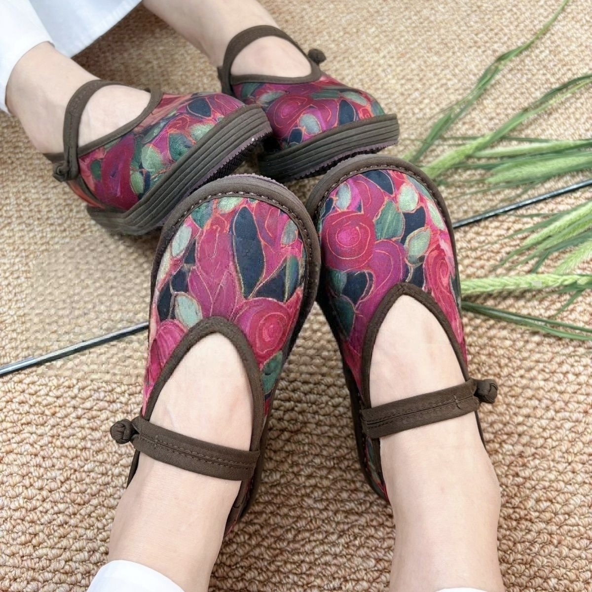 新款老北京手工千层底布鞋女厚底百搭软底国潮风一脚蹬防滑复古