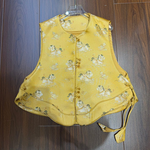 新中式织锦提花马甲女黄色盘扣背心国风减龄显瘦马夹