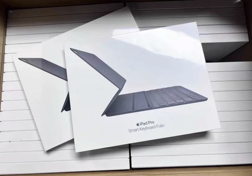 全新未拆封苹果原装iPad Pro 12.9寸/air6/7/8 13寸智能双面夹键盘磁吸连接，插上即用，无需充电