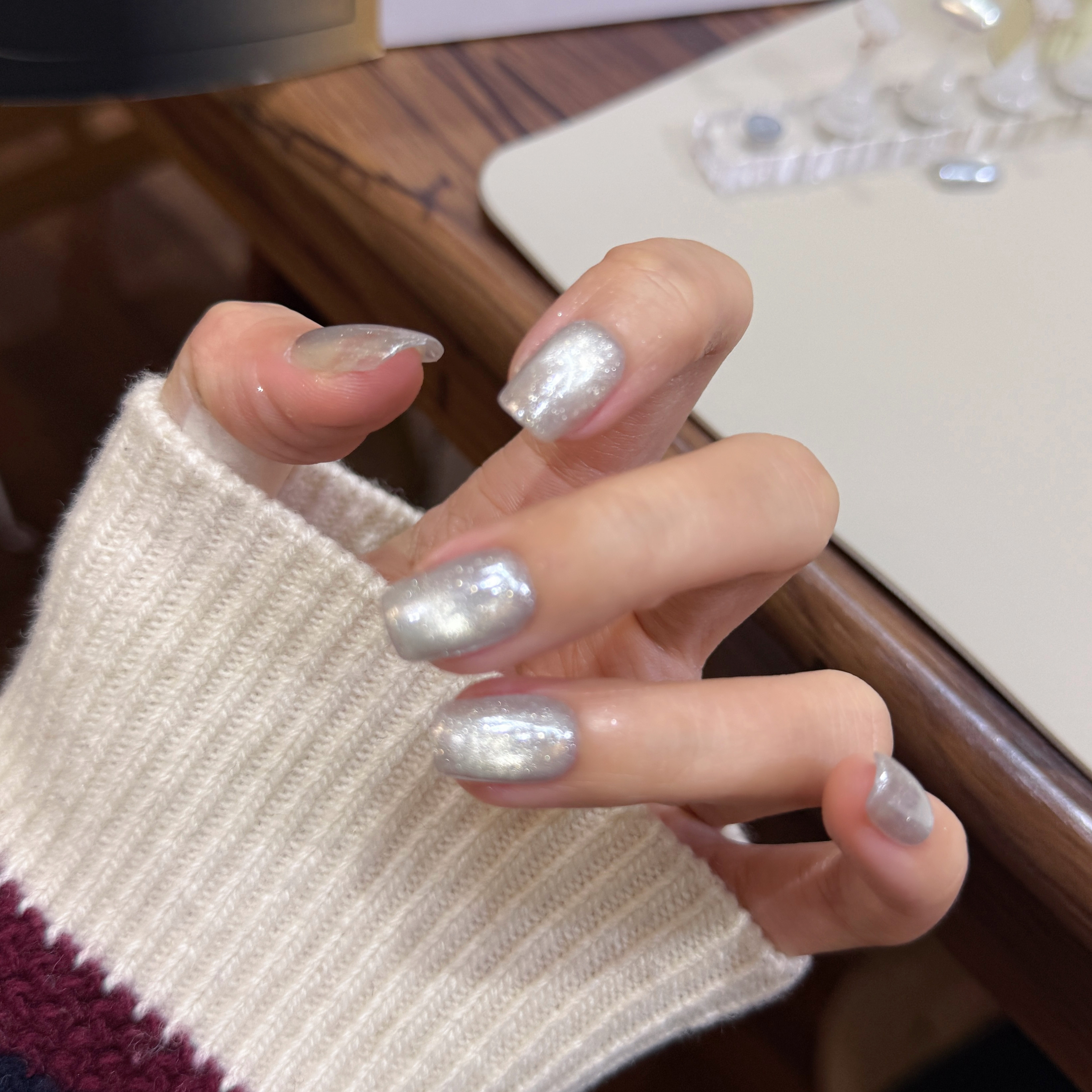 银白碎镀晶-Tuzaozao 手工定制穿戴美甲