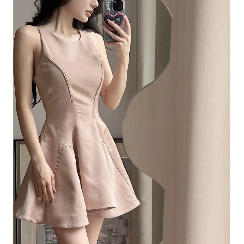 性感露肩圆领礼服轻奢高端小众级气质名媛晚宴收腰A字蓬蓬连衣裙
