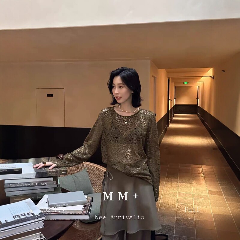 圆领勾花镂空蕾丝衫女欧洲站2025新款早秋轻奢时髦高级感长袖t恤