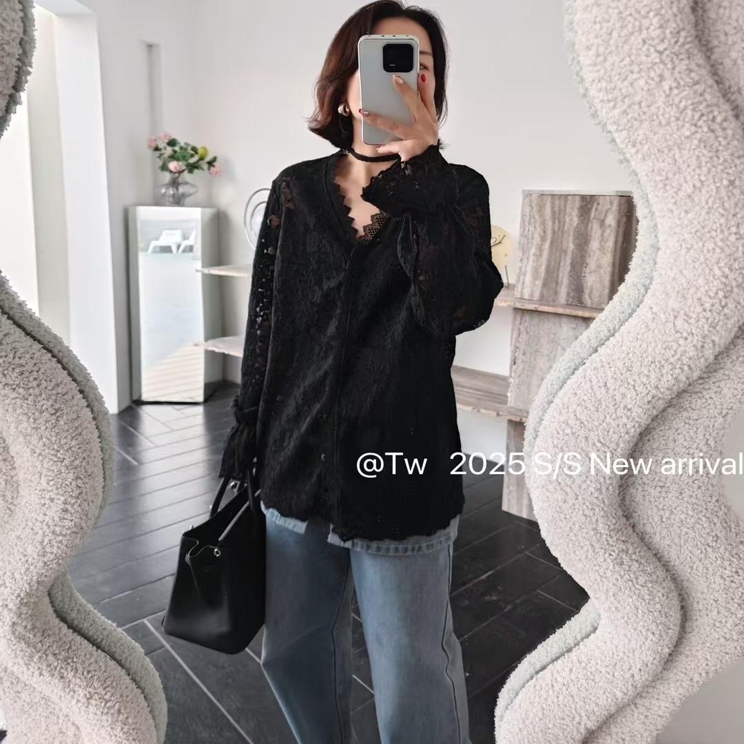纱网蕾丝立体花朵V领衬衫女欧洲站2025春季新款长袖时尚蕾丝衬衣