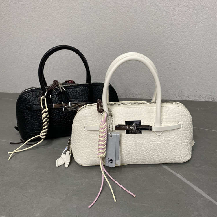 韩版时尚泡泡纹手提贝壳包轻便高级感小众女包新款百搭潮流斜挎包