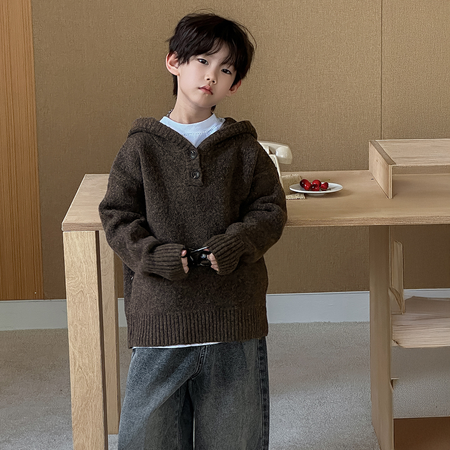 日系男童软糯连帽毛衣