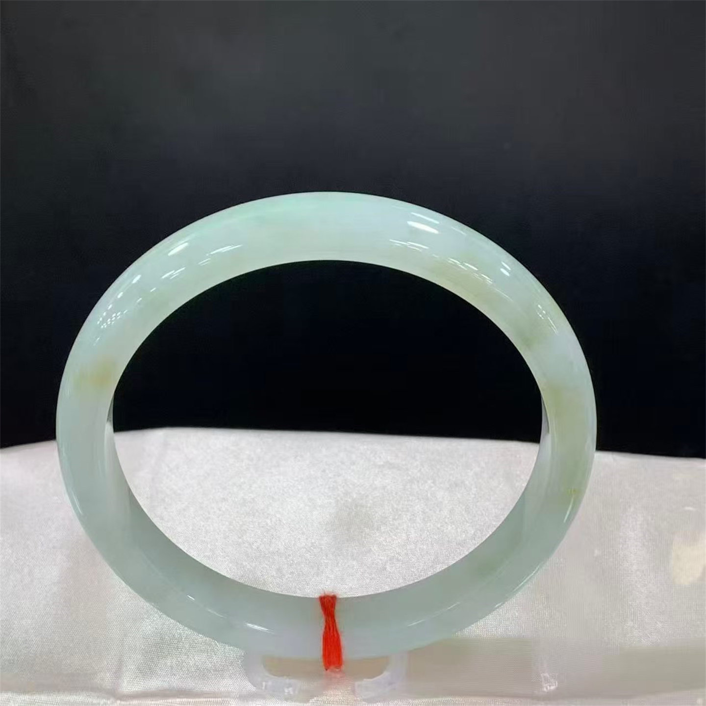 73.5圈口天然翡翠飘黄翡手镯 大圈口 A货有证书