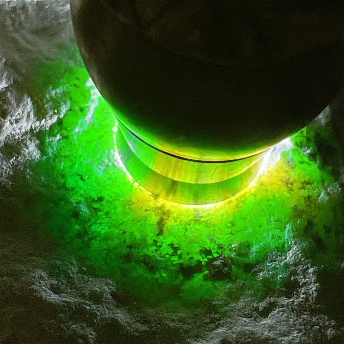 TT15671缅甸天然翡翠原石老坑木那场口飘花手镯料 重1.5公斤