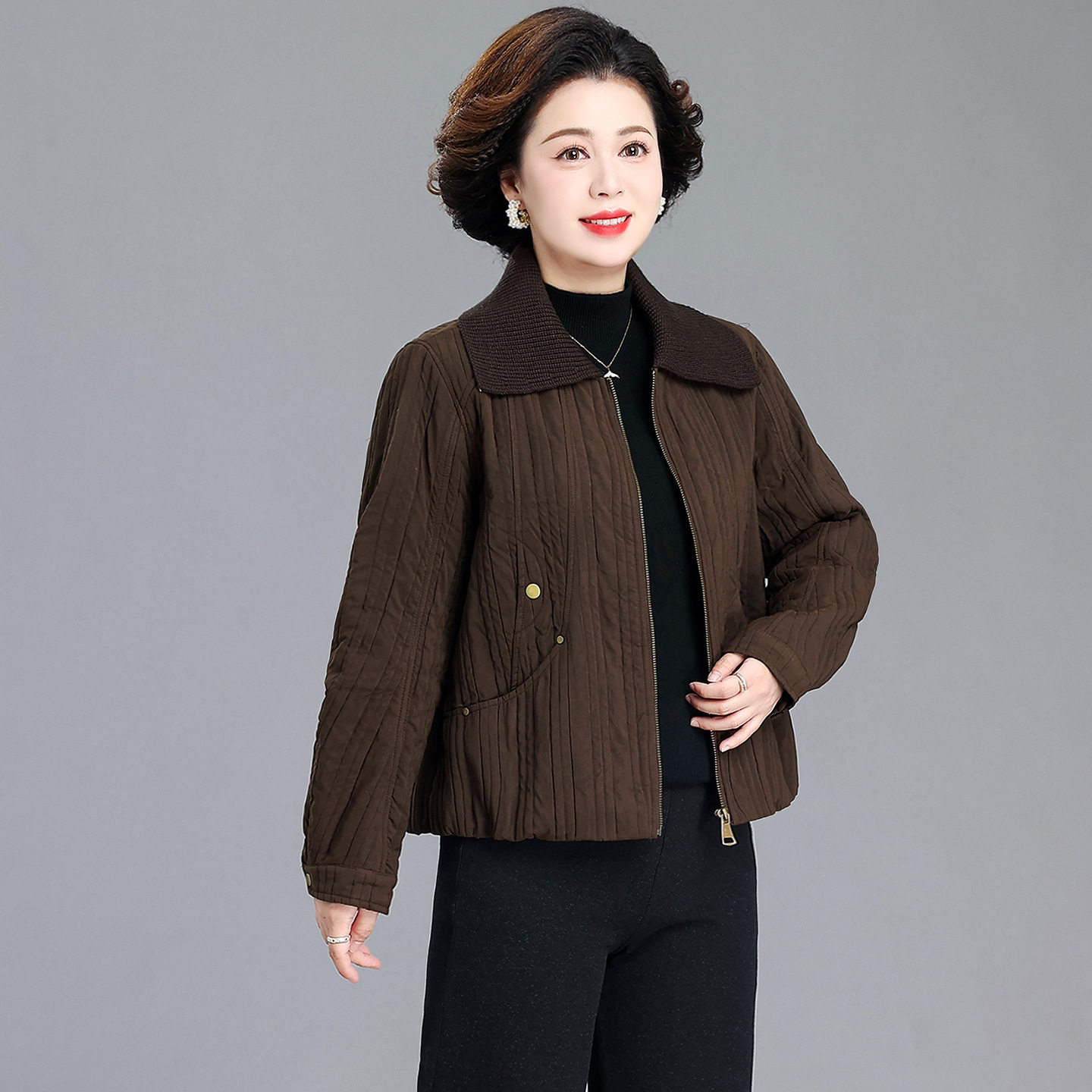 时尚婆婆妈妈装加厚外套短款显瘦风衣中老年大码女装春秋气质上衣