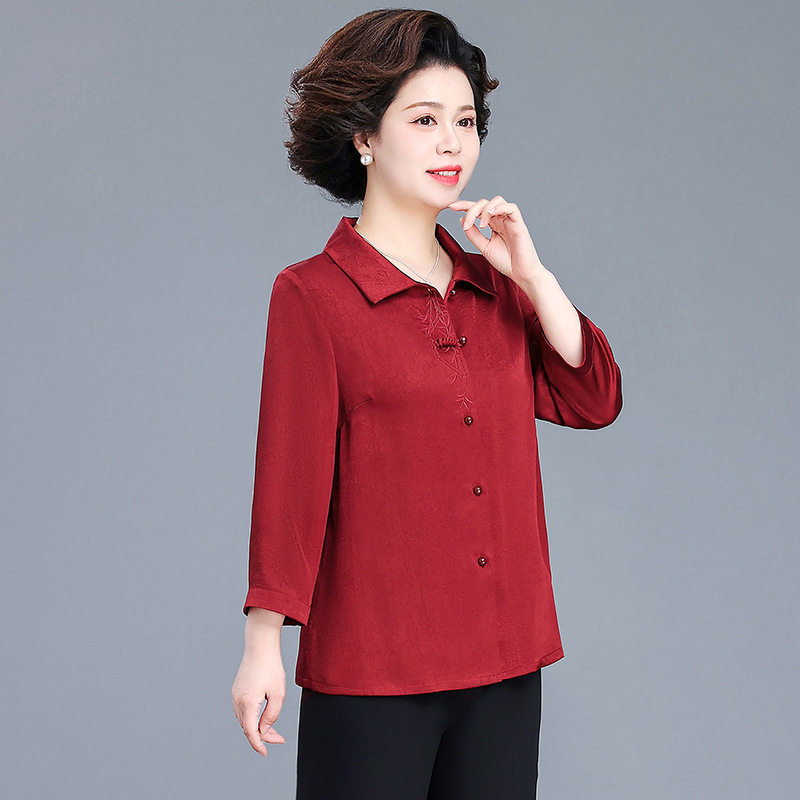 婆婆妈妈装春秋装洋气短款小衫2026新款中老年女装气质衬衣上衣服