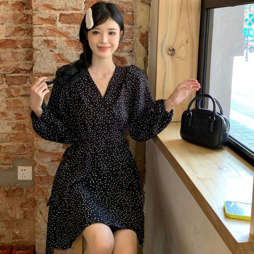 xhj8672大码女装2026秋季新款法式减龄波点一片式V领连衣裙系带裙