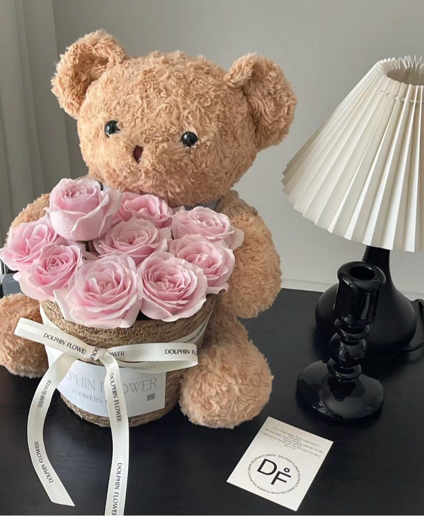 【给你一个拥抱】情人节鲜花9朵粉玫瑰小熊抱抱花桶乌鲁木齐同城