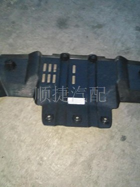 北京汽车b40PLUS BJ40LPLUSF发动机护板
