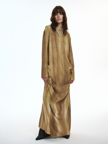 美拉德腰部褶皱丝绵连衣裙