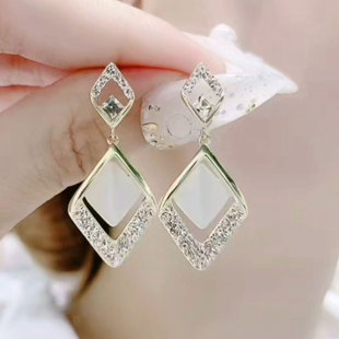 猫眼石银针耳环女小众设计感高级耳坠2026年新款 潮轻奢气质耳饰品