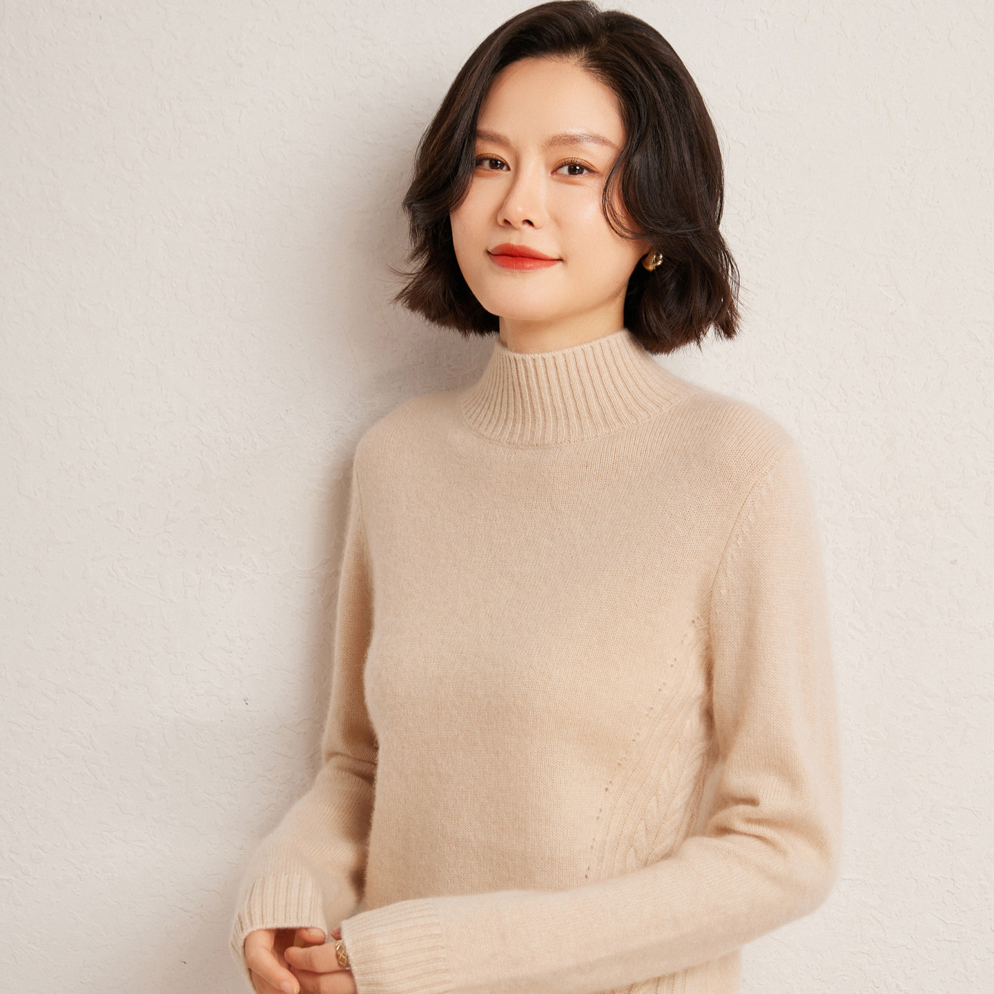 秋冬新款半高领羊绒衫女加厚保暖套头毛衣纯色打底衫麻花针织衫
