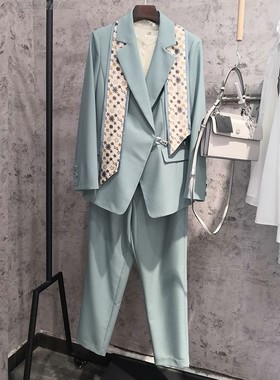 妃萱R21T026女春秋亮丝拼飘带西服外套+裤子七分小脚套裤两件套