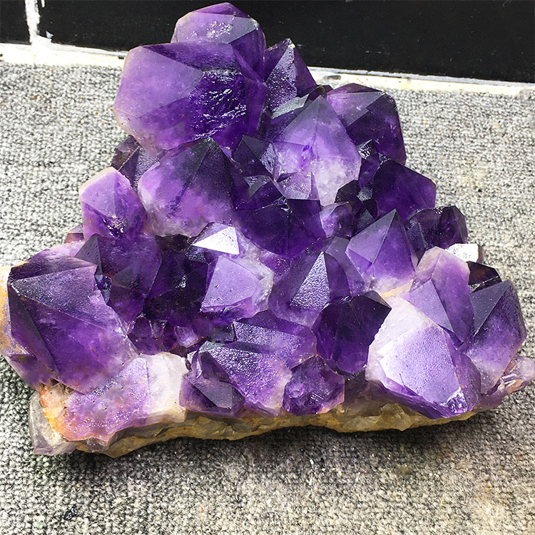 乌拉圭天然紫水晶簇大牙晶簇矿标原石紫晶洞片手链消磁家居大摆件