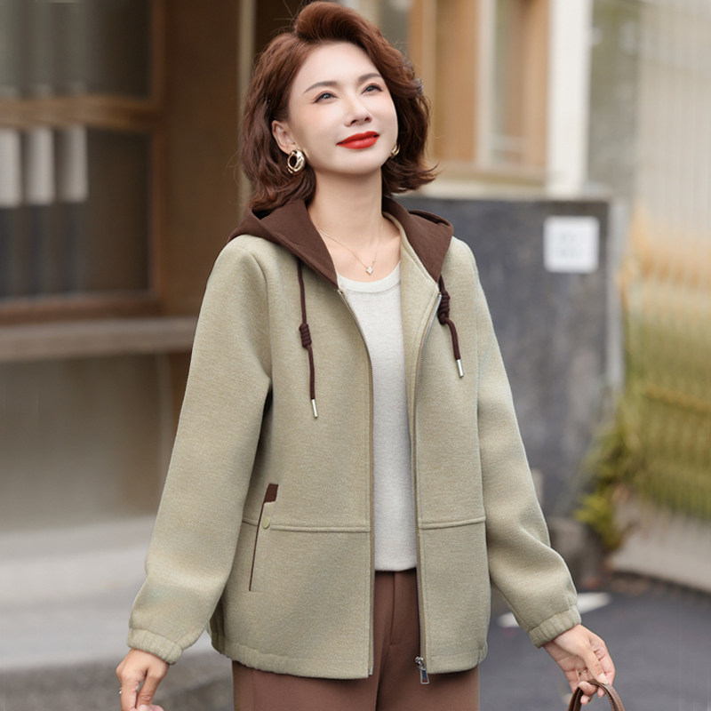 中年妈妈春秋装洋气外套2026新款50岁气质休闲中老年女装连帽上衣