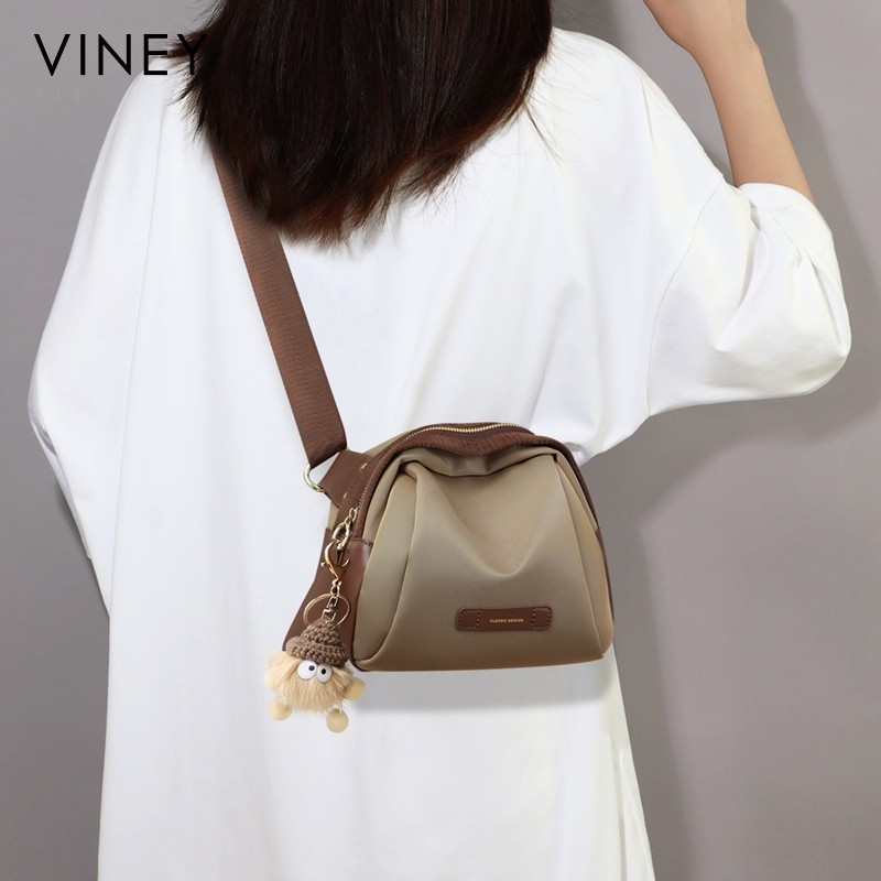Viney包包2025新款胸包秋冬小包斜挎包腰包帆布包单肩包百搭女包
