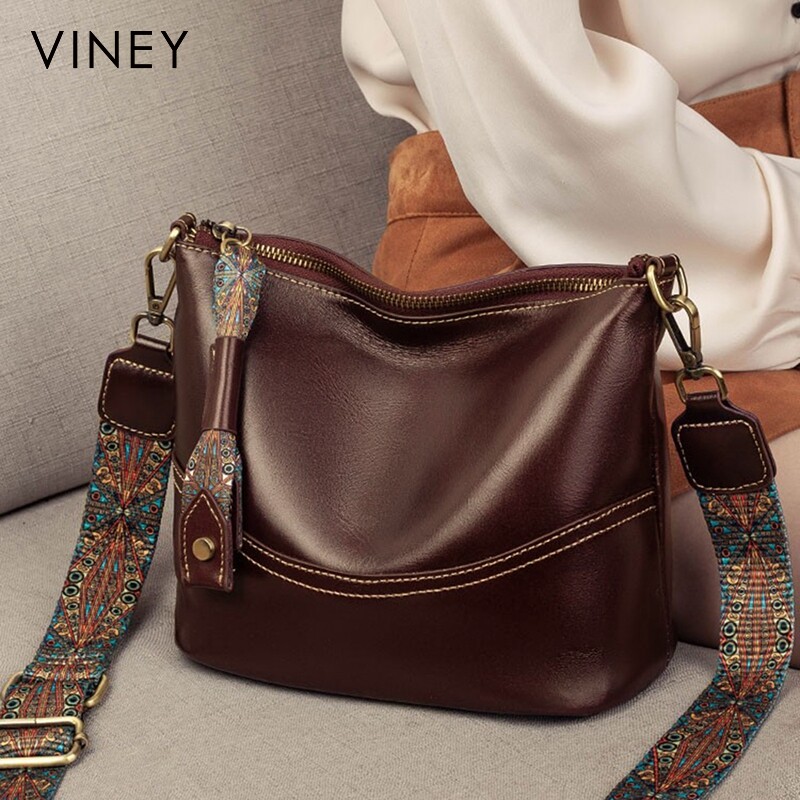 Viney包包女式2026新款女包秋冬真皮单肩斜挎包大容量通勤水桶包