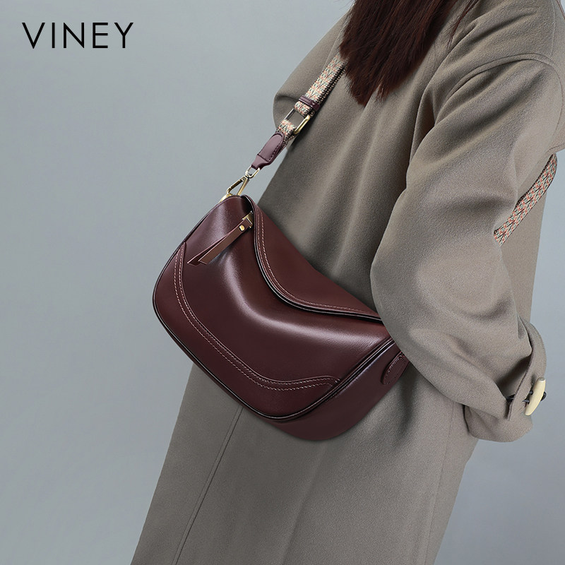 Viney包包女2026新款夏天斜挎包真皮女包单肩通勤包高级感饺子包