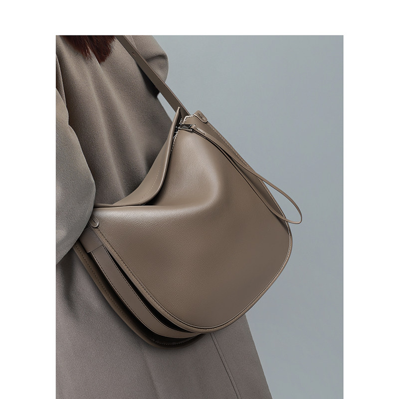 唯品会女包正品旗舰店依思q千黛名媛腋下包真皮大容量单肩斜挎包