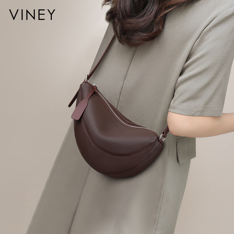 Viney包包2025新款女包秋冬真皮单肩斜挎包高级感通勤新月马鞍包