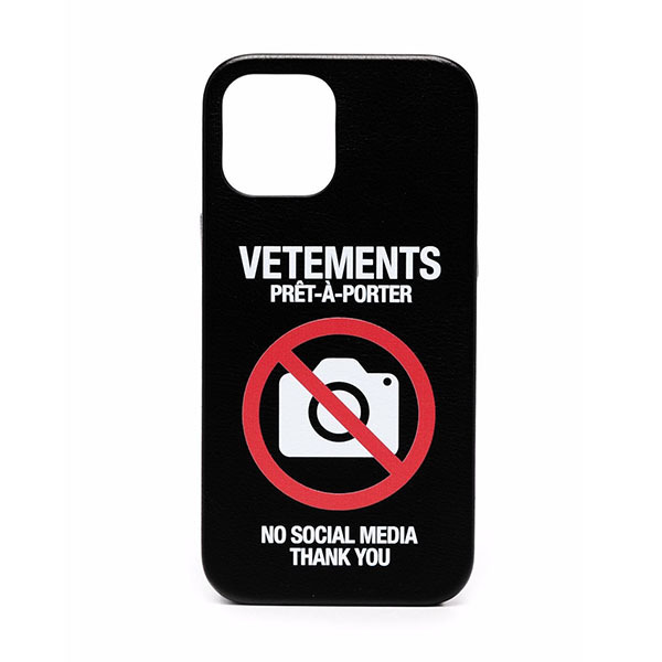 Vetements Case