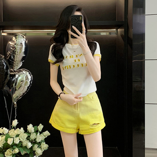 新款 夏季 T恤女短袖 上衣 显瘦正肩半袖 衫 修身 辣妹撞色刺绣亮片短款