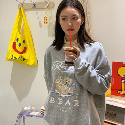 星月豚骨原创早春圆领花灰色卫衣