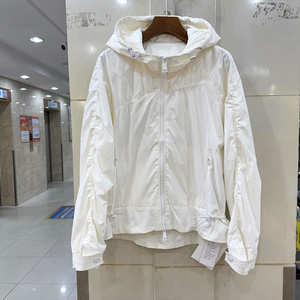 2619 欧洲站春装2026款皱褶泡泡袖抽绳收腰连帽薄防晒服短外套女